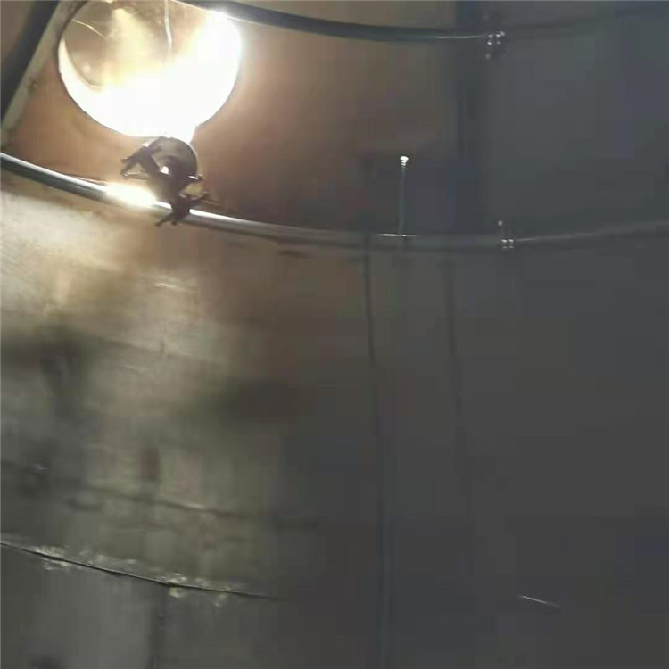 儲罐手机看片福利AV3-儲罐四維噴淋手机看片福利AV施工，水流量大，噴淋無死角，不搭架，省人工，安全係數高，這也是我公司實用新型技術專利_副本